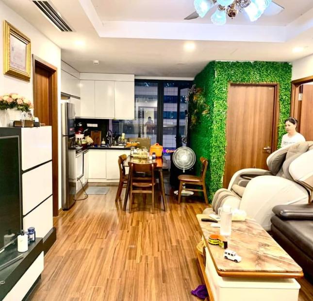 Chính chủ cho thuê gấp căn hộ view đẹp tại chung cư 57 Láng Hạ, 125m, 2PN, full đồ, giá 13tr