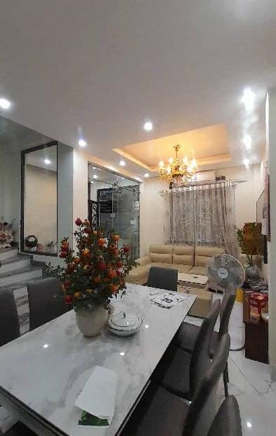 BÁN NHÀ PHỐ NGUYỄN VĂN CỪ - GẦN CẦU CHƯƠNG DƯƠNG -  99M2 GIÁ BÁN 9,9 TỶ