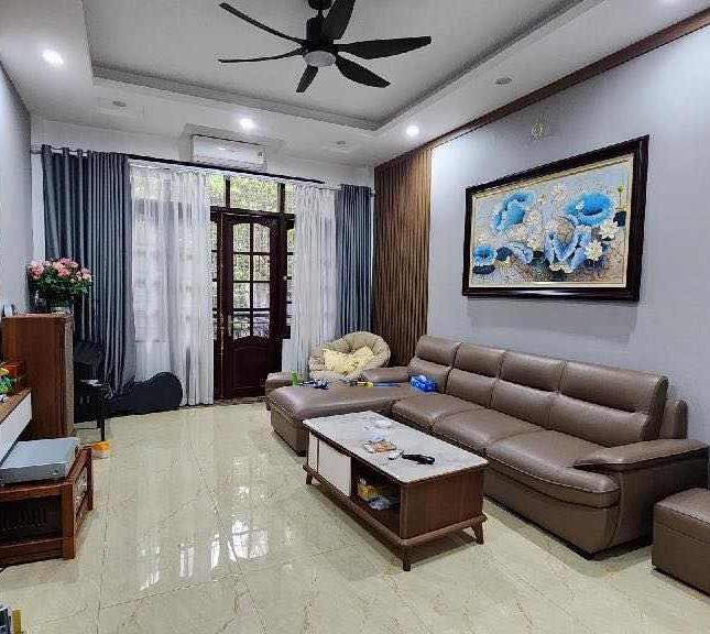 Khu VIP phố Đỗ Quang 55m2, 5 tầng vỉa hè ô tô kinh doanh hiếm phường Trung Hòa