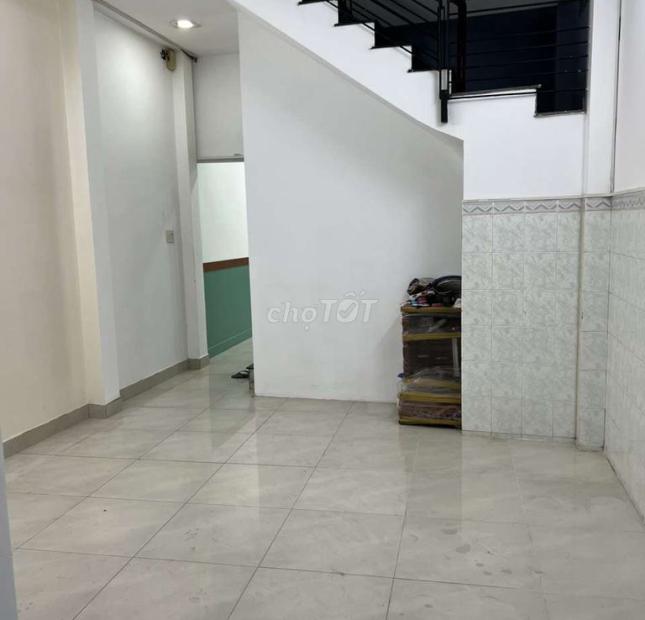 ♥️♥️ Mặt bằng KD đường CMT8, 100m2, gần ngã 3 Tô Hiến Thành