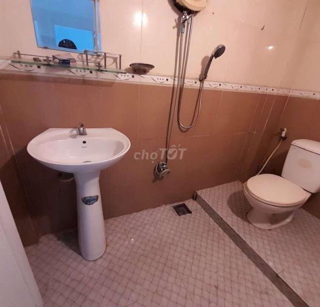 ♥️♥️ Nhà hẻm 595 đường CMT8, 4 phòng ngủ, 13 triệu