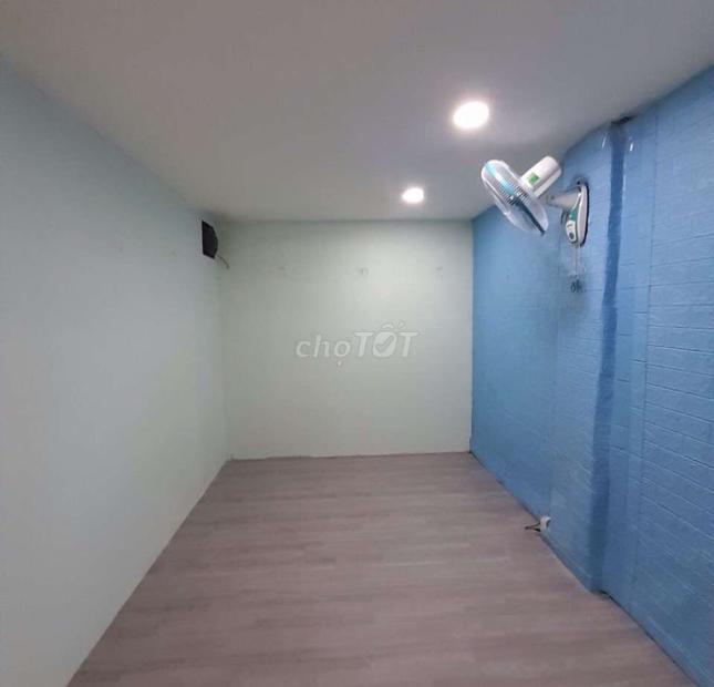 💥 Nhà hẻm 595 đường CMT8, 4 phòng ngủ, 13 triệu💥