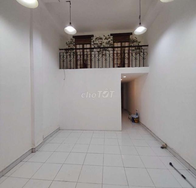 💥 Nhà hẻm 595 đường CMT8, 4 phòng ngủ, 13 triệu💥