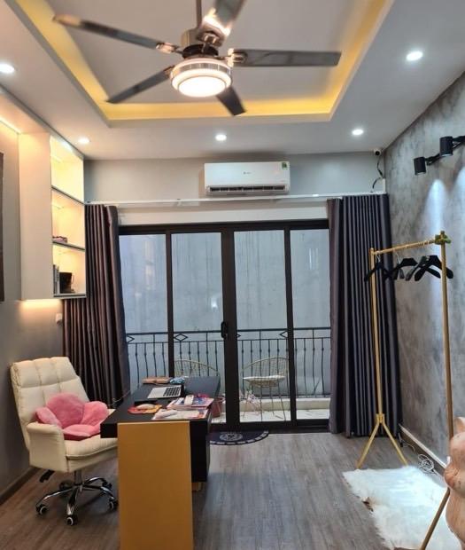 BÁN NHÀ TRẦN THÁI TÔNG - NHIỀU TIỆN ÍCH, VỊ TRÍ THUẬN TIỆN - 33m MT 3.5m