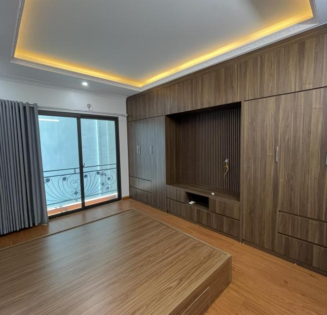 Chính chủ bán nhà 35m2 x 5 tầng Ngõ 191 Phạm Văn Đồng - 2 mặt thoáng - Đã đầu tư full nội thất