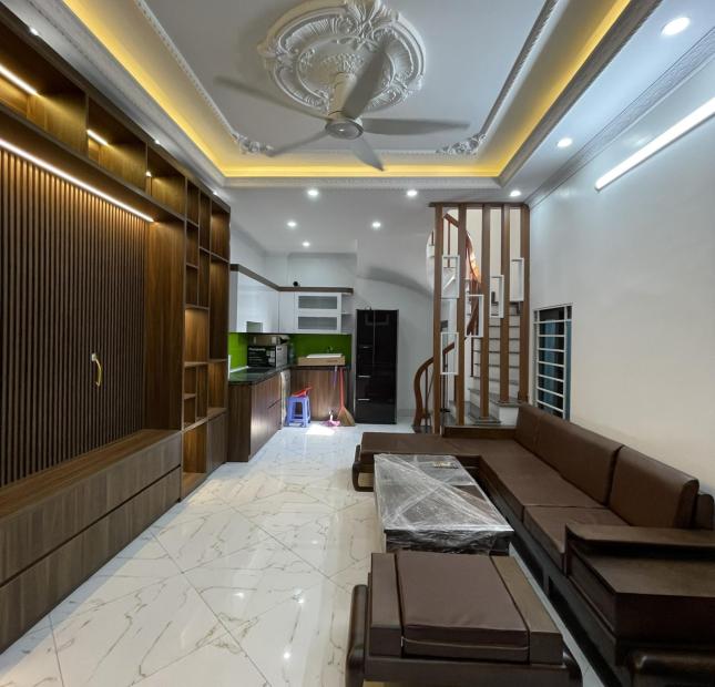 Chính chủ bán nhà 35m2 x 5 tầng Ngõ 191 Phạm Văn Đồng - 2 mặt thoáng - Đã đầu tư full nội thất