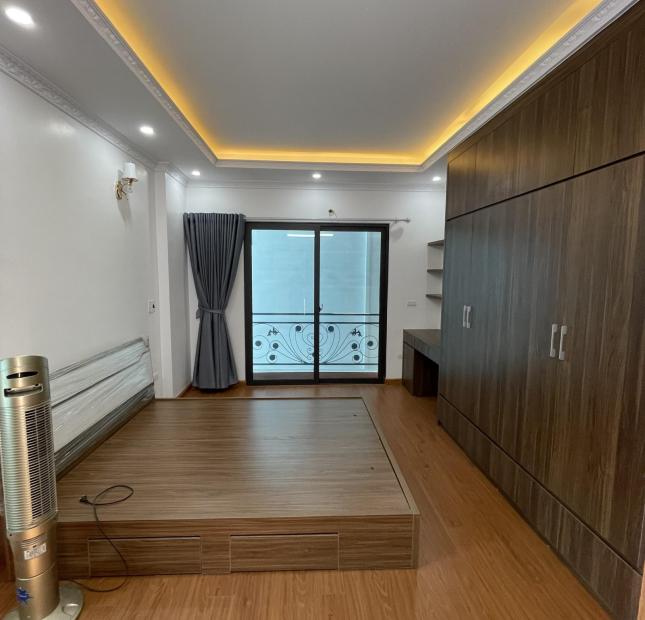 Chính chủ bán nhà 35m2 x 5 tầng Ngõ 191 Phạm Văn Đồng - 2 mặt thoáng - Đã đầu tư full nội thất