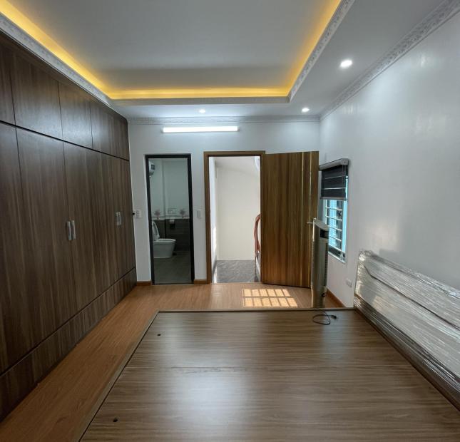 Chính chủ bán nhà 35m2 x 5 tầng Ngõ 191 Phạm Văn Đồng - 2 mặt thoáng - Đã đầu tư full nội thất