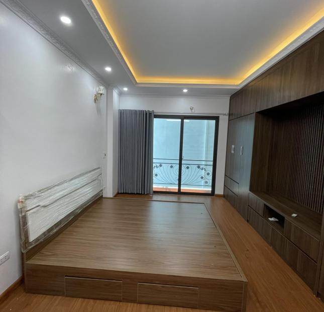 Chính chủ bán nhà 35m2 x 5 tầng Ngõ 191 Phạm Văn Đồng - 2 mặt thoáng - Đã đầu tư full nội thất
