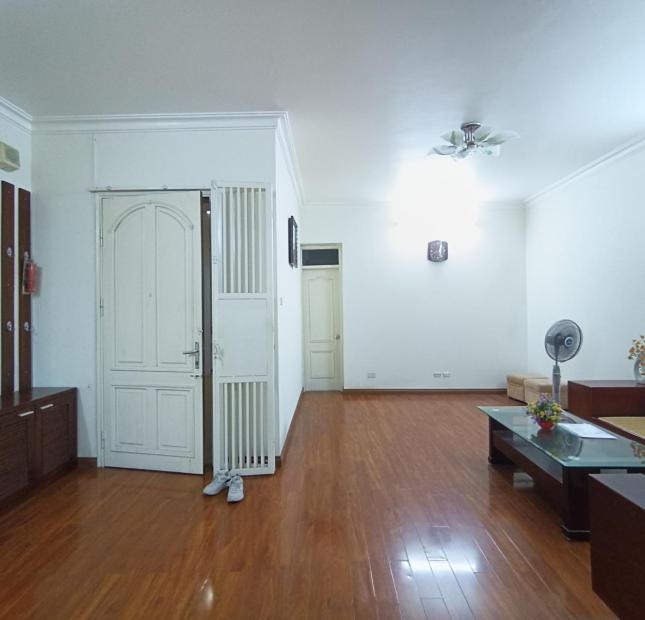 Tòa 18T1 căn 107m2 full NT căn 2PN 2WC giá 4.5 tỷ.
