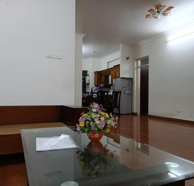 Tòa 18T1 căn 107m2 full NT căn 2PN 2WC giá 4.5 tỷ.