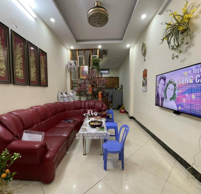 Bán gấp giá rẻ Nguyễn Văn Linh 31m, 4 tầng, mặt tiền 4.8m, 3.15 tỷ Long Biên