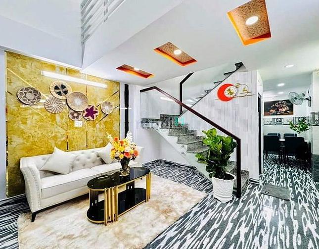Bán nhà đẹp 3 tầng Nguyễn Văn Lượng ngang 4m ở ngay nhỉnh 4 tỷ