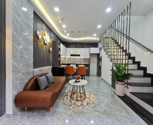 Nhà mới 3 tầng ngay Công viên Văn hóa Gò Vấp, SHR, hoàn công đủ
