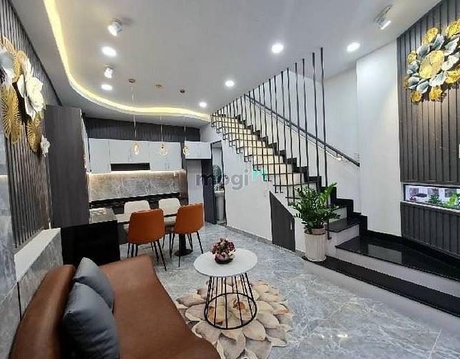 Nhà mới 3 tầng ngay Công viên Văn hóa Gò Vấp, SHR, hoàn công đủ