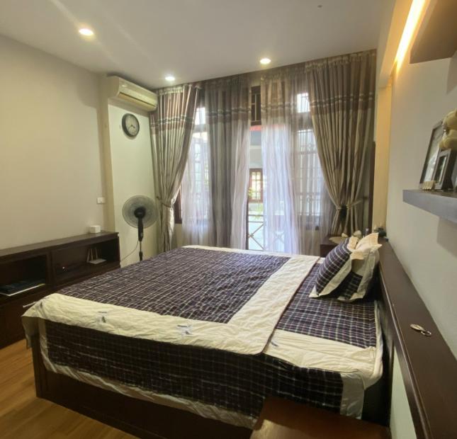 Nhà đẹp ở ngay TRUNG KÍNH - CẦU GIẤY - Ô TÔ TRÁNH - NGÕ THÔNG - HAI THOÁNG- Nhỉnh 12 TỶ