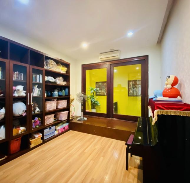 Nhà đẹp ở ngay TRUNG KÍNH - CẦU GIẤY - Ô TÔ TRÁNH - NGÕ THÔNG - HAI THOÁNG- Nhỉnh 12 TỶ
