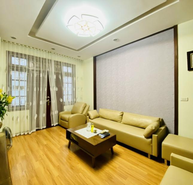 Nhà đẹp ở ngay TRUNG KÍNH - CẦU GIẤY - Ô TÔ TRÁNH - NGÕ THÔNG - HAI THOÁNG- Nhỉnh 12 TỶ