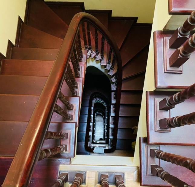 Nhà đẹp ở ngay TRUNG KÍNH - CẦU GIẤY - Ô TÔ TRÁNH - NGÕ THÔNG - HAI THOÁNG- Nhỉnh 12 TỶ