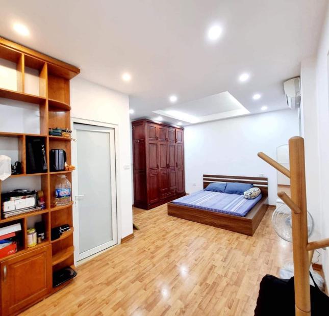 🏡Bán nhà 33m2, T1 lên T4 cơi nới là 28m từ xưa không cấp sổ hiện là nhà kho cho dân lao động ở .