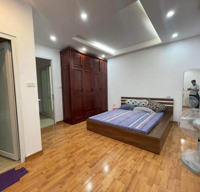 🏡Bán nhà 33m2, T1 lên T4 cơi nới là 28m từ xưa không cấp sổ hiện là nhà kho cho dân lao động ở .