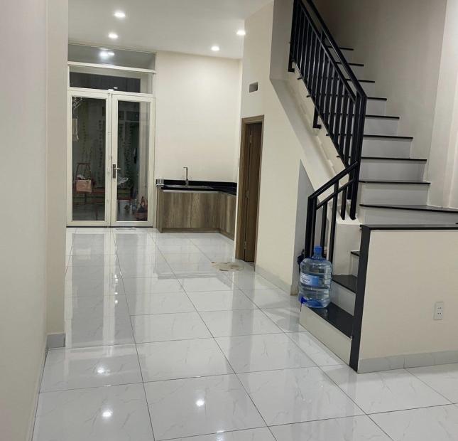 *NHÀ ĐẸP 2 TẦNG NGAY BẾN XE MIỀN TÂY GIÁP QUẬN 6,GIÁ CHỈ 3.1 TỶ