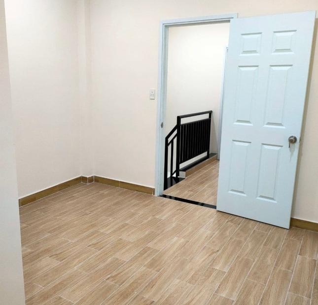 *NHÀ ĐẸP 2 TẦNG NGAY BẾN XE MIỀN TÂY GIÁP QUẬN 6,GIÁ CHỈ 3.1 TỶ