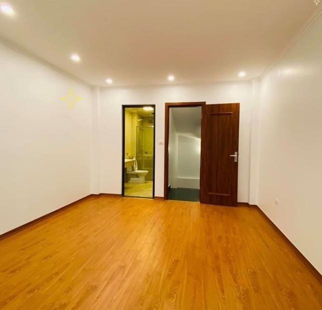 Bán nhà Trần Cung - Cạnh cây xăng - 35m2 x 5 Tầng - 4,2 tỷ (Có ra lộc) - 50m ra phố