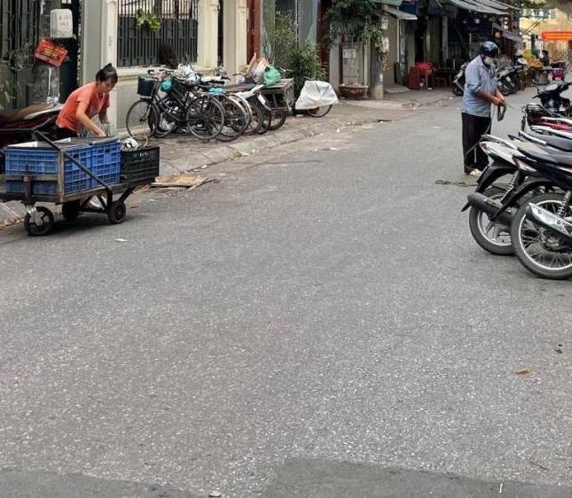 Bán nhà măt phố Yến Thế - Thái Học rẻ nhát thị trường