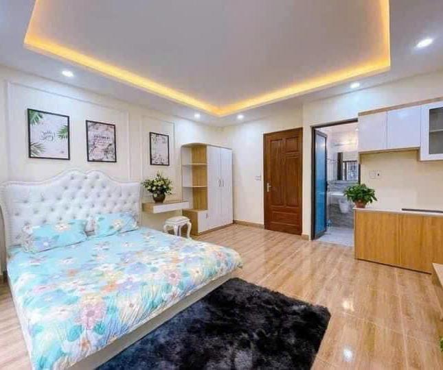 Nhà 4 tầng ô tô tránh phố Yên Duyên, 60m2 giá hơn 8 tỷ