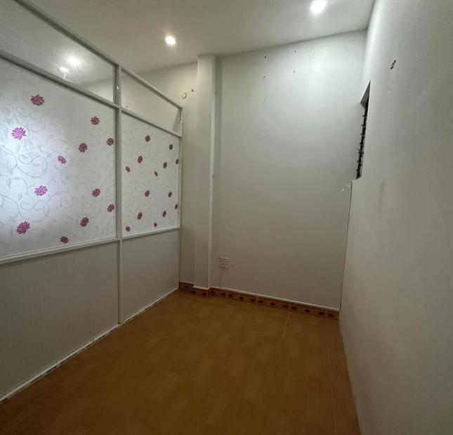 Bán nhà ngay đường Lê Văn Thọ, Hiệp Thành , Quận 12