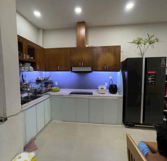 Bán nhà 3 lầu đường vành đai 2 , linh đông , dt 65m2 , giá 5.5 tỷ