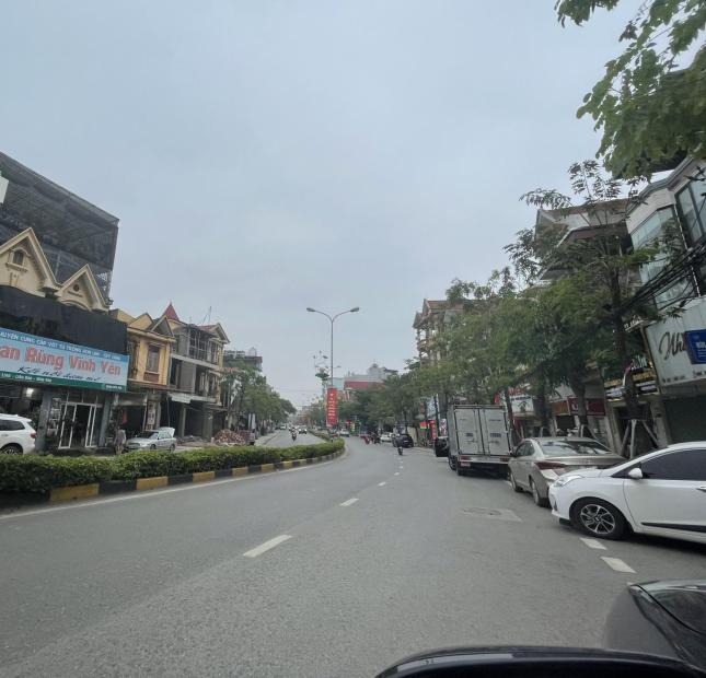 Bán nhà 3 tầng phố Mê linh ,Liên bảo , Vĩnh yên. Kd đắc địa - Dt 150m2
