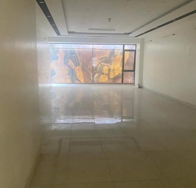 Bán nhà 3 tầng mặt đường Mê Linh, Liên Bảo, Vĩnh Yên