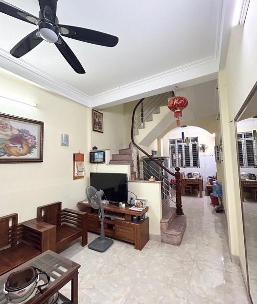 Bán nhà Lê Trọng Tấn 42m x 4,5 T  MT 3,3m giá 6,4 tỷ