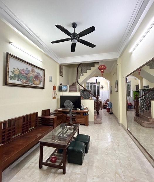 Bán nhà Lê Trọng Tấn 42m x 4,5 T  MT 3,3m giá 6,4 tỷ