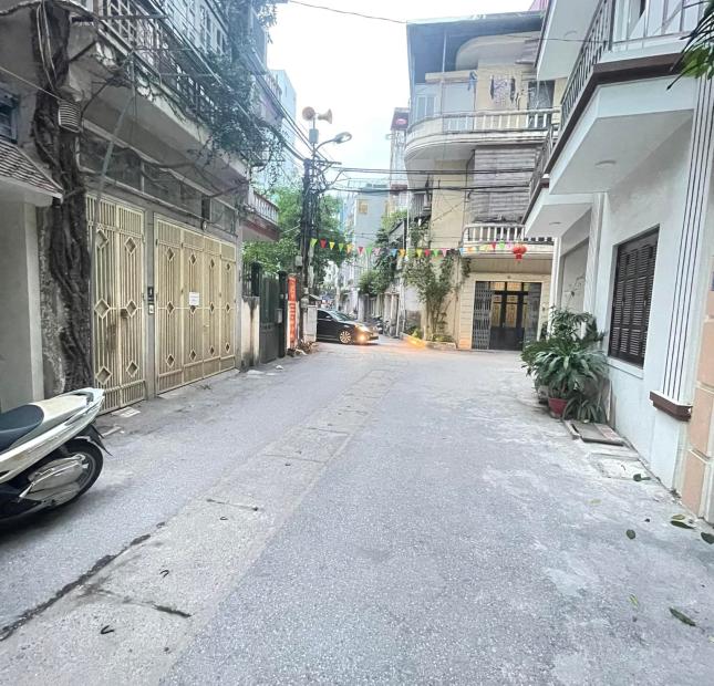 Bán nhà Phan Đình Giót, Thanh Xuân, nhà đẹp, 2 thoáng, gần ô tô, DT42m2x5T chỉ 5.65 tỷ