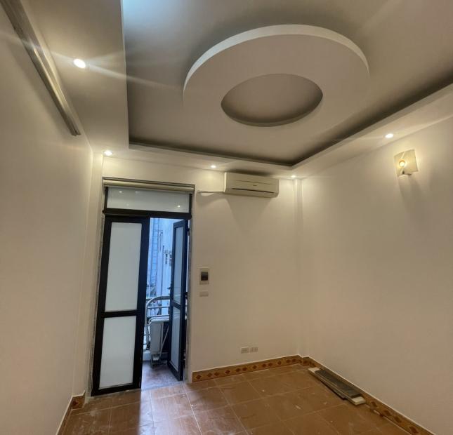 Bán nhà Phan Đình Giót, Thanh Xuân, nhà đẹp, 2 thoáng, gần ô tô, DT42m2x5T chỉ 5.65 tỷ