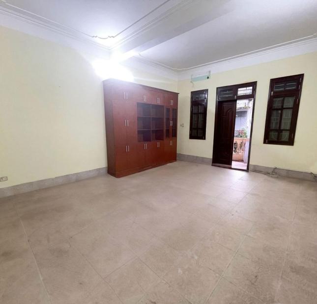 NÓNG O9 2628 5559 Bán nhà mặt phố Khu đô thị mới Trung Yên 117m², 5 tầng, MT 5.2m, giá 32.9 tỷ 