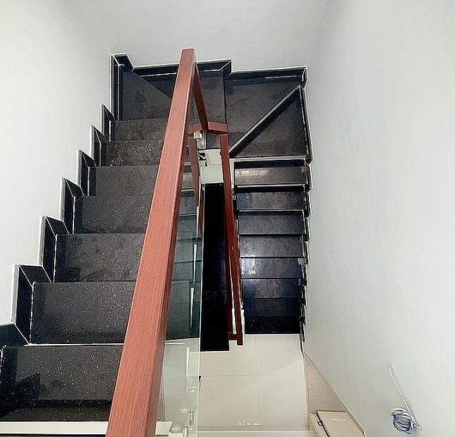 Nhà đẹp 3 tầng ngay Hương Lộ 2 Bình Tân  4 tỷ nhỉnh.