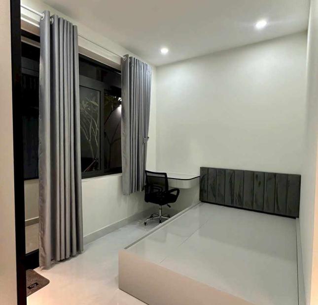 Bán nhà đẹp Trung tâm Linh Trung Thủ Đức-HXT-ô tô ngủ nhà-70m2-4 Tầng-7 tỷ 35