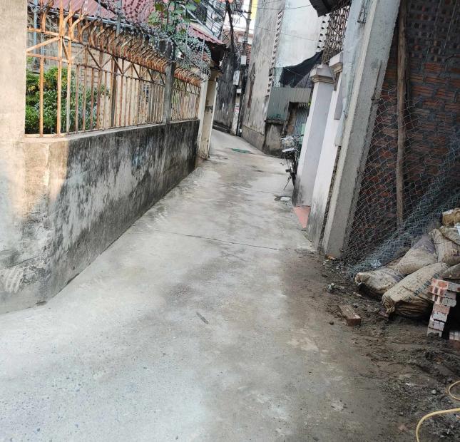 Bán nhà  5 tầng Phố Việt Hưng 50m2  mặt tiền 4m giá 4,9 tỷ 