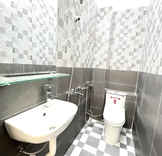 Cực hiếm. Bán nhà đường Khương Trung, Thanh Xuân. 26m2 x 4 Tầng. MT 5m. 3 Ngủ. SĐCC. 2 Tỷ 6. 