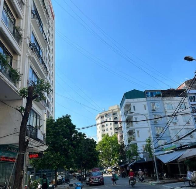 Chính chủ cho thuê toàn bộ ngôi nhà phố Dịch Vọng, Cầu Giấy _Dtsd 300m2_ Giá: 65 triệu