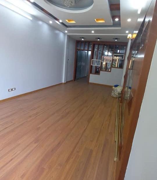 Chính chủ cho thuê toàn bộ ngôi nhà phố Dịch Vọng, Cầu Giấy _Dtsd 300m2_ Giá: 65 triệu