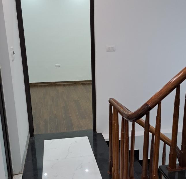 Bán nhà Nguyễn Trãi, Thanh Xuân. 35m2 x 6T. MT 4.5m. PHÂN LÔ. Hàng xóm Royal City. Nhỉnh 5 Tỷ.