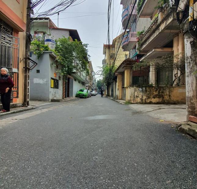 Bán nhà Trung Kính 42mét nhà 5 tầng, mặt tiền 3m giá bán 4.5 tỷ Cầu Giấy