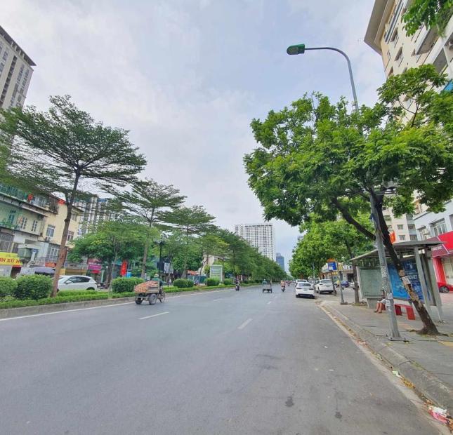 BÁN NHÀ TRUNG KÍNH, OTO, 32M2, 3 TẦNG, 5.89 TỶ.