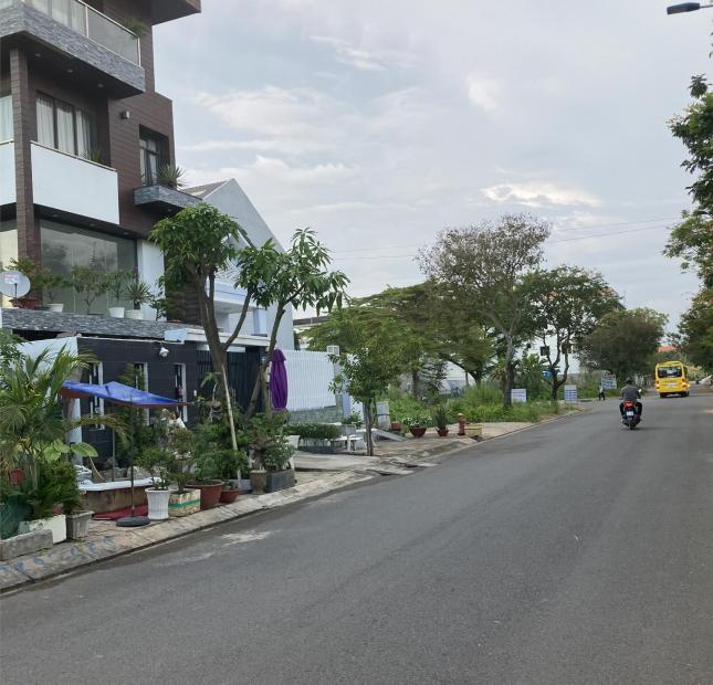 Bán đất biệt thự KDC Lập Phúc Nhà Bè. DT 10m x 25m, đường 20m, thông Đào Sư Tích, PMH Quận 7