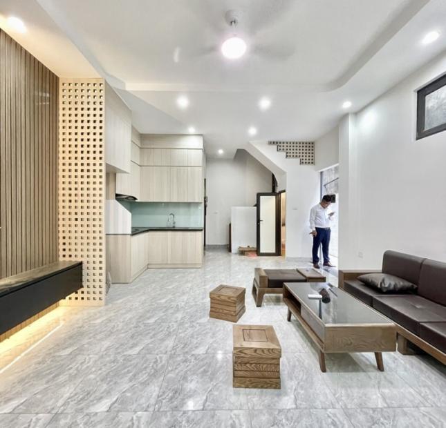 BÁN GẤP NHÀ - ĐƯỜNG LÊ TRỌNG TẤN 45M2 6 TẦNG  MẶT TIỀN 4.5M 7 TỶ